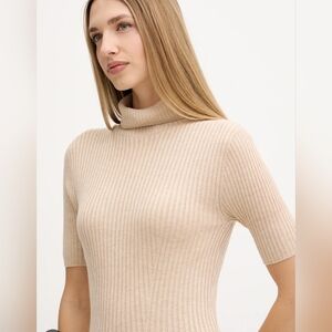 GRACE & MILA TAN TURTLENECK SIZE SMALL